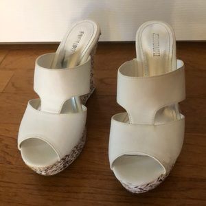 White slide wedges